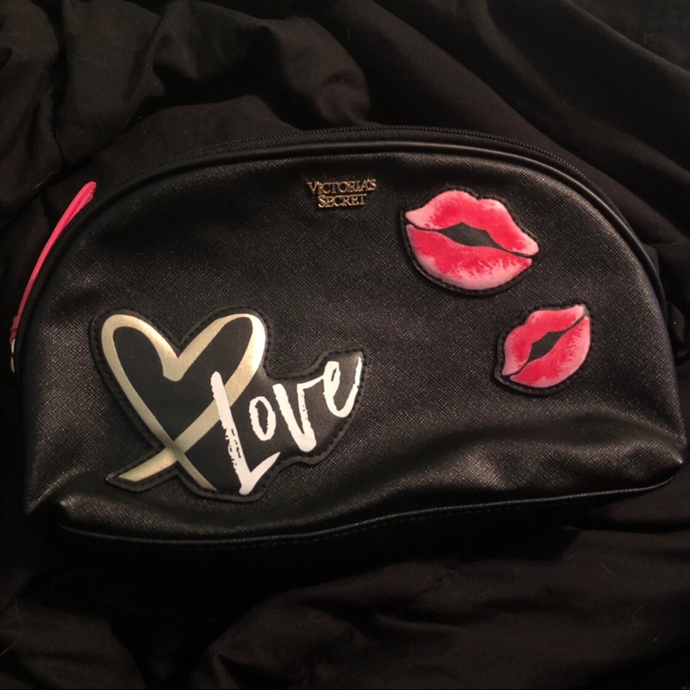 VS Pink Makeup Bag Brand New Hot Lips